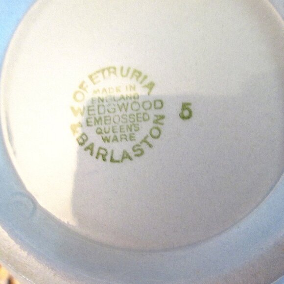 Wedgwood 3 piece set Etruria & Barlaston made in England Embossed Queensware bow - Picture 6 of 11
